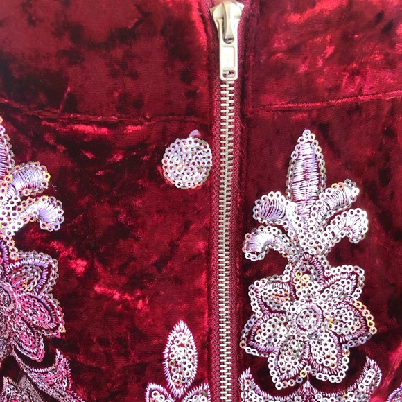 Burgundy velvet mini skirt with silver sequins - Picture 5 of 6